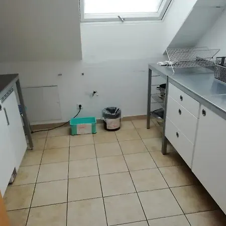 200m2 *